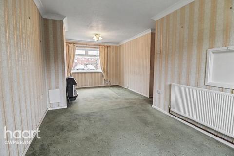 2 bed property, in Snowdon Court, £180,000