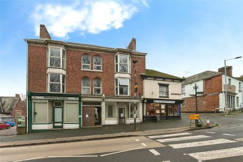 5 bed property, in East Street, £225,000
