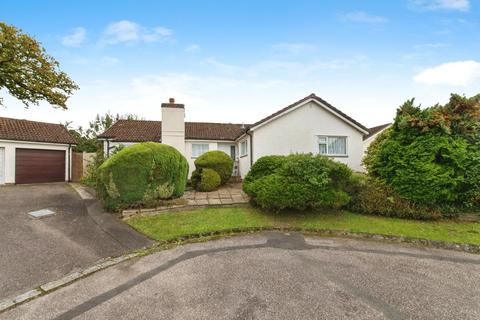 3 bed property, in Oak View, £365,000