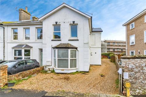 1 bed property, in Conway Road, £115,000
