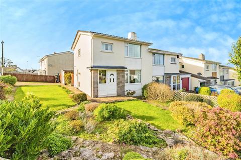 3 bed property, in Clarendon Road, £300,000