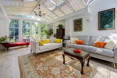 6 bed property, in Hollycroft Avenue, £5,750,000