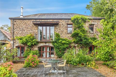 4 bed property, in Broadwoodwidger, £525,000