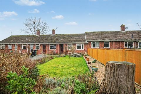2 bed property, in Cuckoofield Lane, £210,000