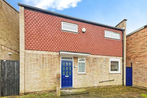 3 bed property, in Arran Mews, £240,000