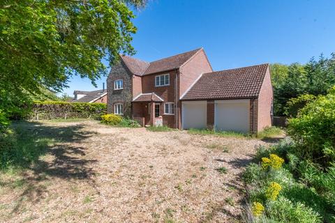 4 bed property, in Church Street, £750,000