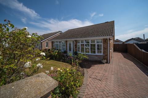 2 bed property, in Brixham Court, £225,000