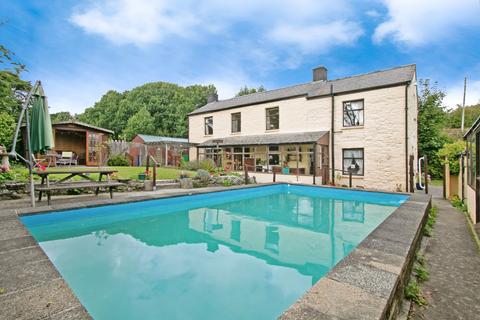 4 bed property, in Todpool, £560,000
