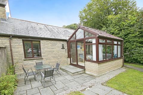 2 bed property, in Pendra Loweth, £140,000