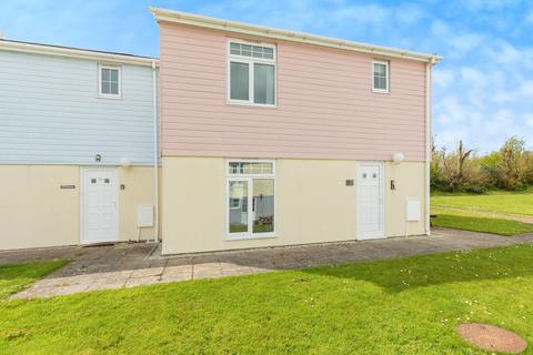 4 bed property, in Newquay, £95,000