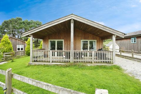 2 bed property, in Winnards Perch, £160,000