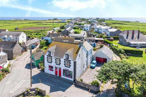 5 bed property, in The Lizard, £550,000