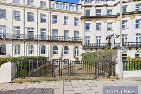 2 bed property, in Esplanade, £120,000
