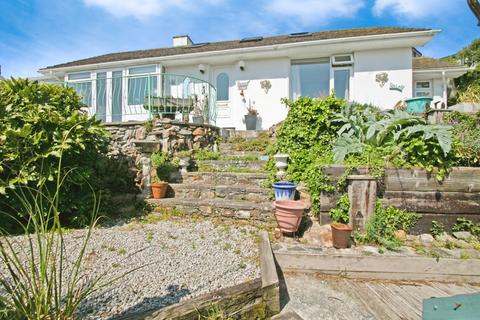 3 bed property, in Bolenna Lane, £475,000