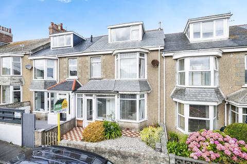 3 bed property, in Ventnor Terrace, £490,000