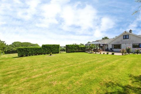 5 bed property, in Tremodrett, £700,000