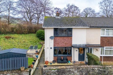2 bed property, in Canol Pentre, £265,000