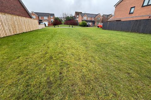Studio, in Wallace Brae Grove, £5,000