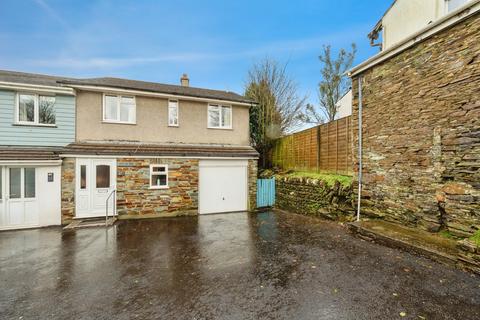 3 bed property, in Fore Street, £260,000