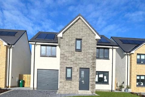 5 bed property, in Blythe Meadow, £335,000