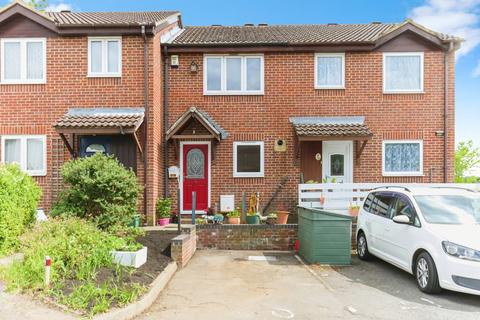 2 bed property, in Chessington Hall Gardens, £375,000