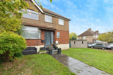 4 bed property, in Tartar Road, £650,000