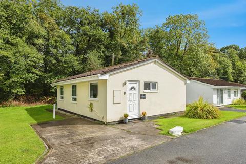 3 bed property, in Rosecraddoc Lodge Holiday Bungalows, £68,000