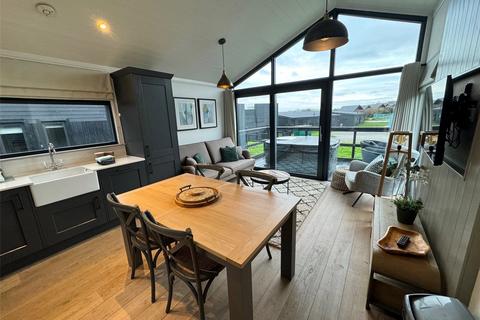 2 bed property, in Retallack Resort & Spa, £190,000