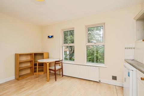 1 bed property, in Church Road, £130,000