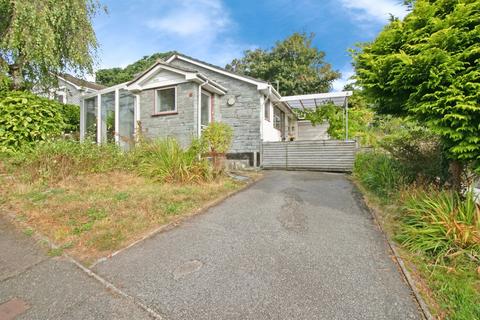 3 bed property, in Bishops Close, £325,000