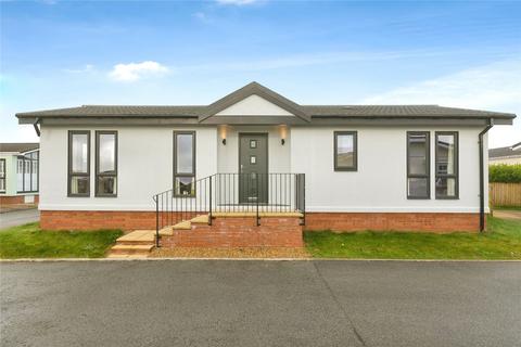 2 bed property, in Truro Heights, £190,000