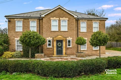 5 bed property, in Maldon Road, £1,195,000