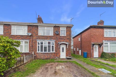 3 bed property, in Craddock Road, £195,000