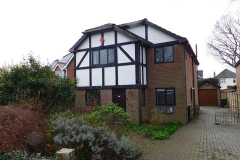 4 bed property, in Kingsway Close, £595,000