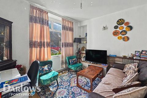 3 bed property, in Meadow Street, £160,000