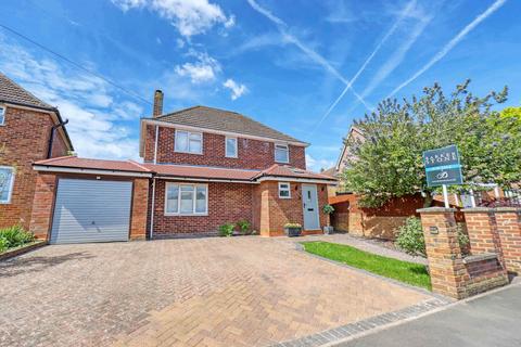 3 bed property, in Southwood Road, £675,000