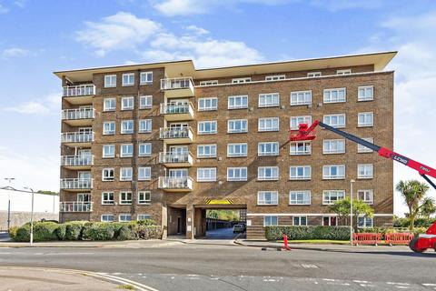 2 bed property, in The Gateway, £180,000