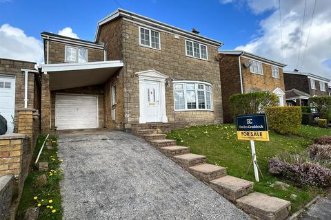 4 bed property, in Hilltop, £264,995