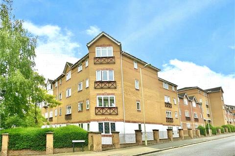 2 bed property, in Ascot Court, £175,000