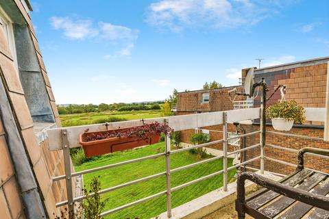 2 bed property, in Arun Prospect, £190,000