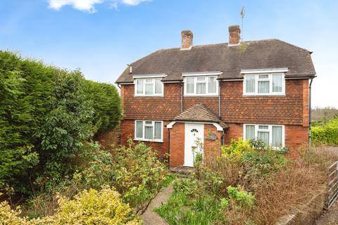 3 bed property, in London Road, £325,000