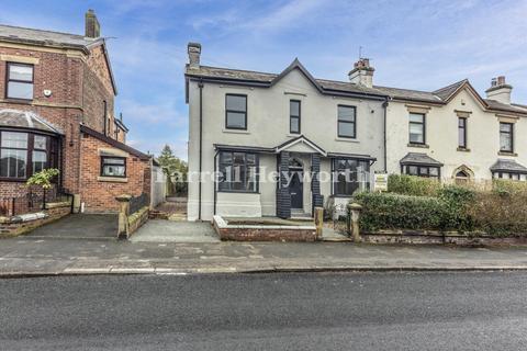 4 bed property, in Waterloo Road, £359,950