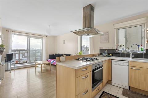 2 bed property, in Axon Place, £250,000
