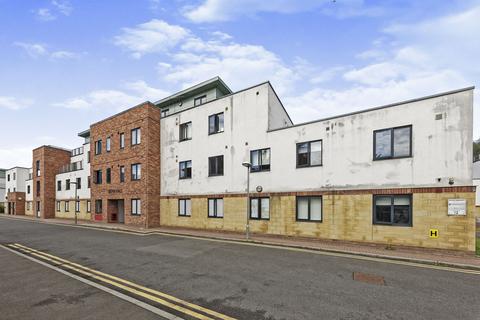 1 bed property, in Behn Hall, £35,000