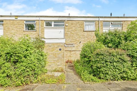4 bed property, in The Close, £260,000