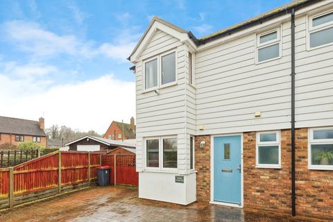 3 bed property, in Cranmer Close, £375,000