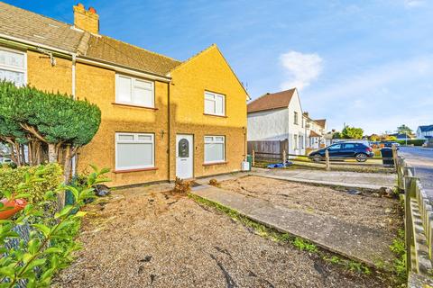2 bed property, in Elm Road, £375,000