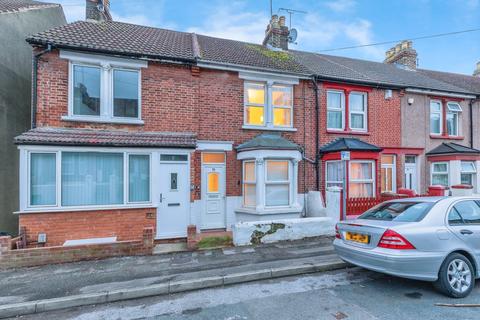 3 bed property, in Corporation Road, £250,000
