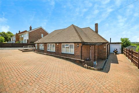 4 bed property, in Mounts Road, £550,000