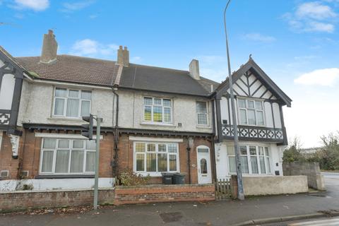 4 bed property, in London Road, £410,000